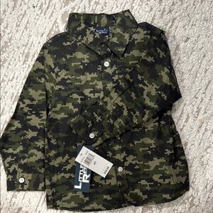 Green Camouflage Button Down Shirt with Classic Style